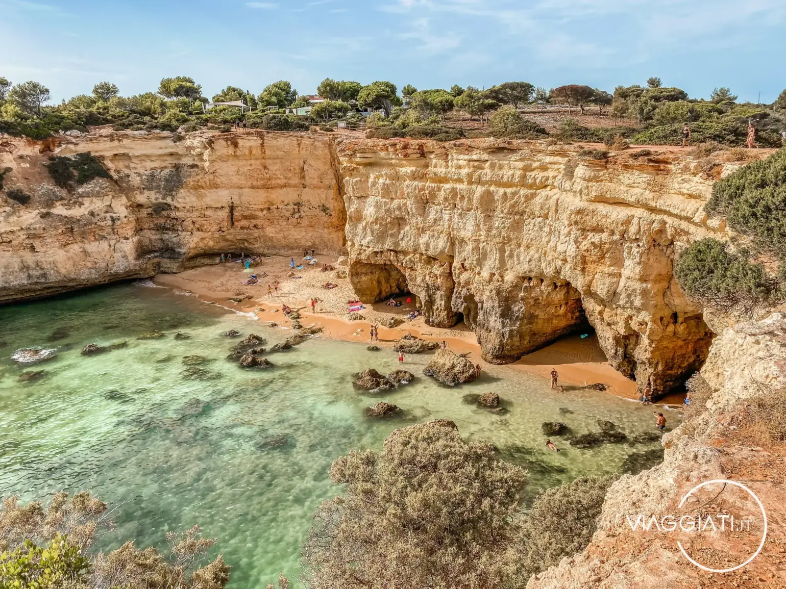 Praia da Estaquinha, proprio accanto a Praia de Albandeira | Algarve in 7 giorni
