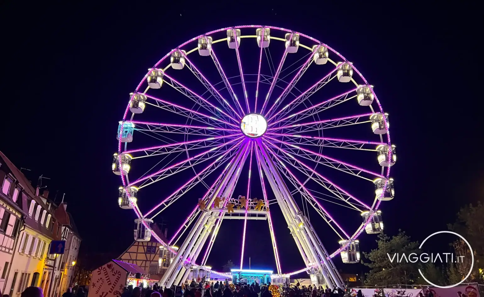 Grande ruota panoramica di Colmar a Natale