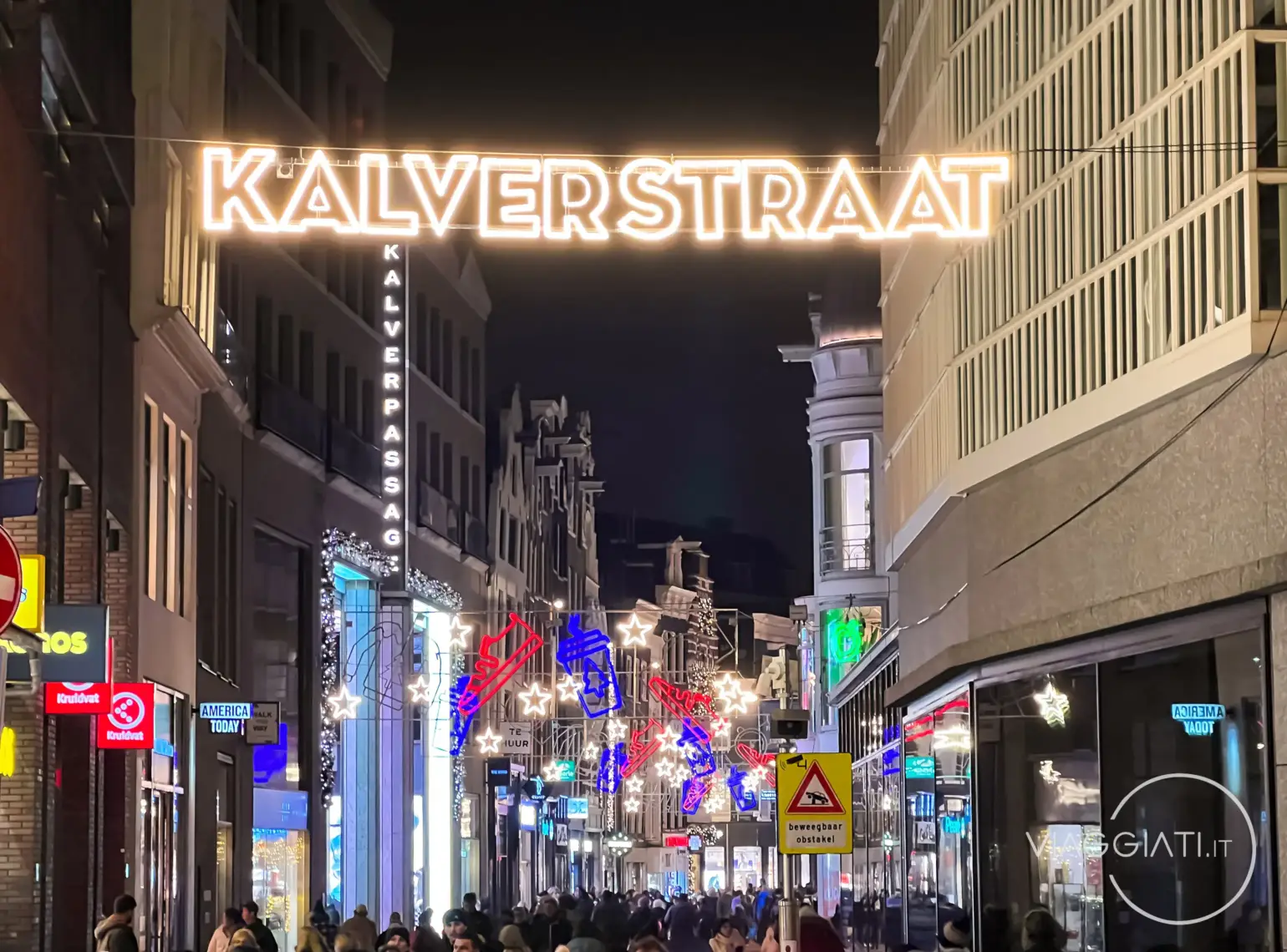 Luminarie di Kalverstraat ad Amsterdam a Natale
