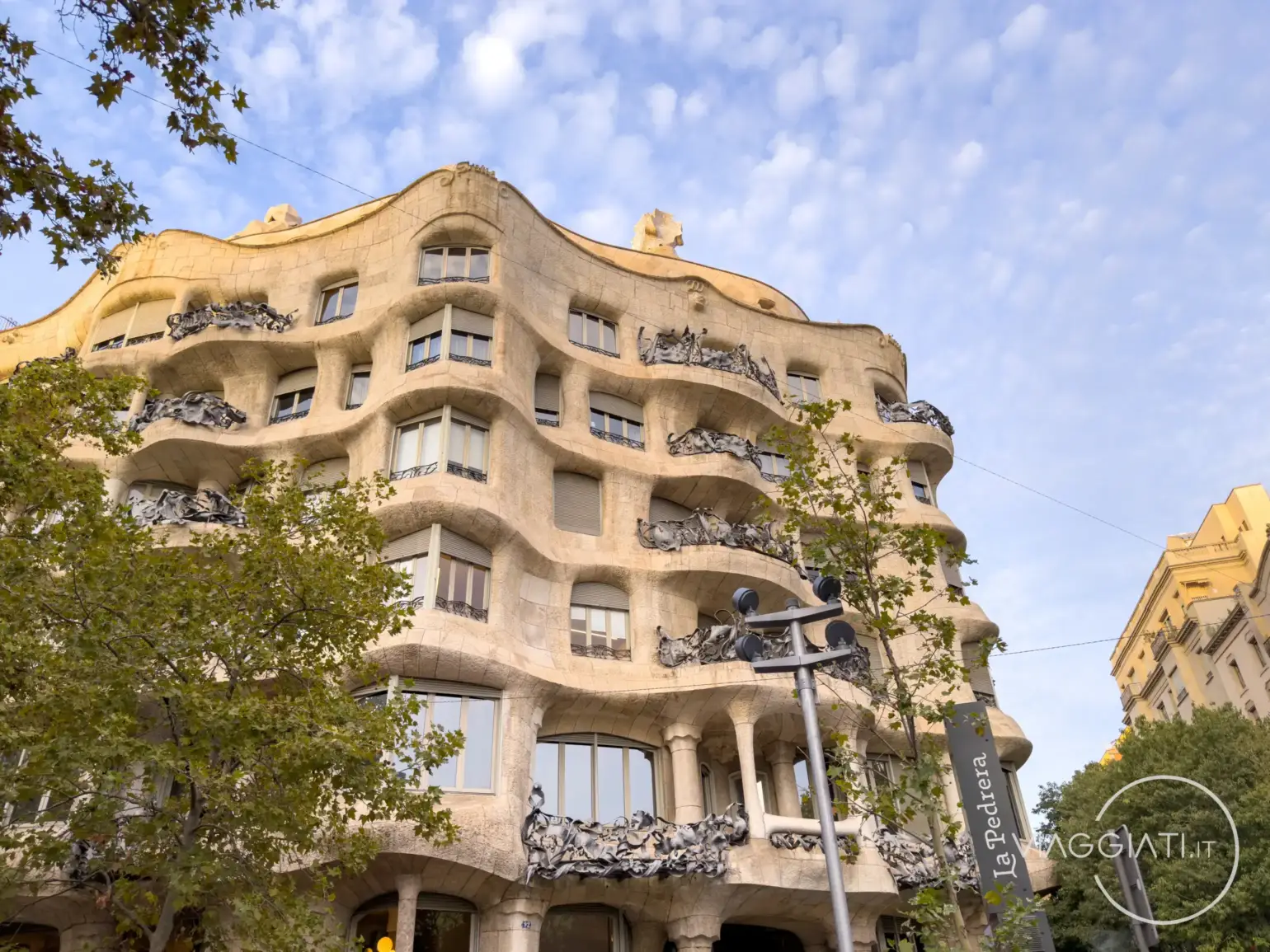 Facciata esterna della Pedrera