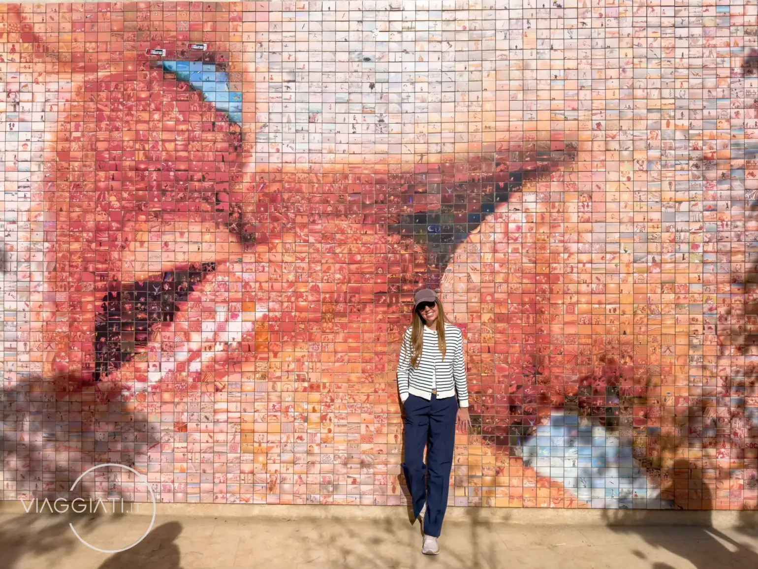Mural del Bacio nel Quartiere Gotico di Barcellona