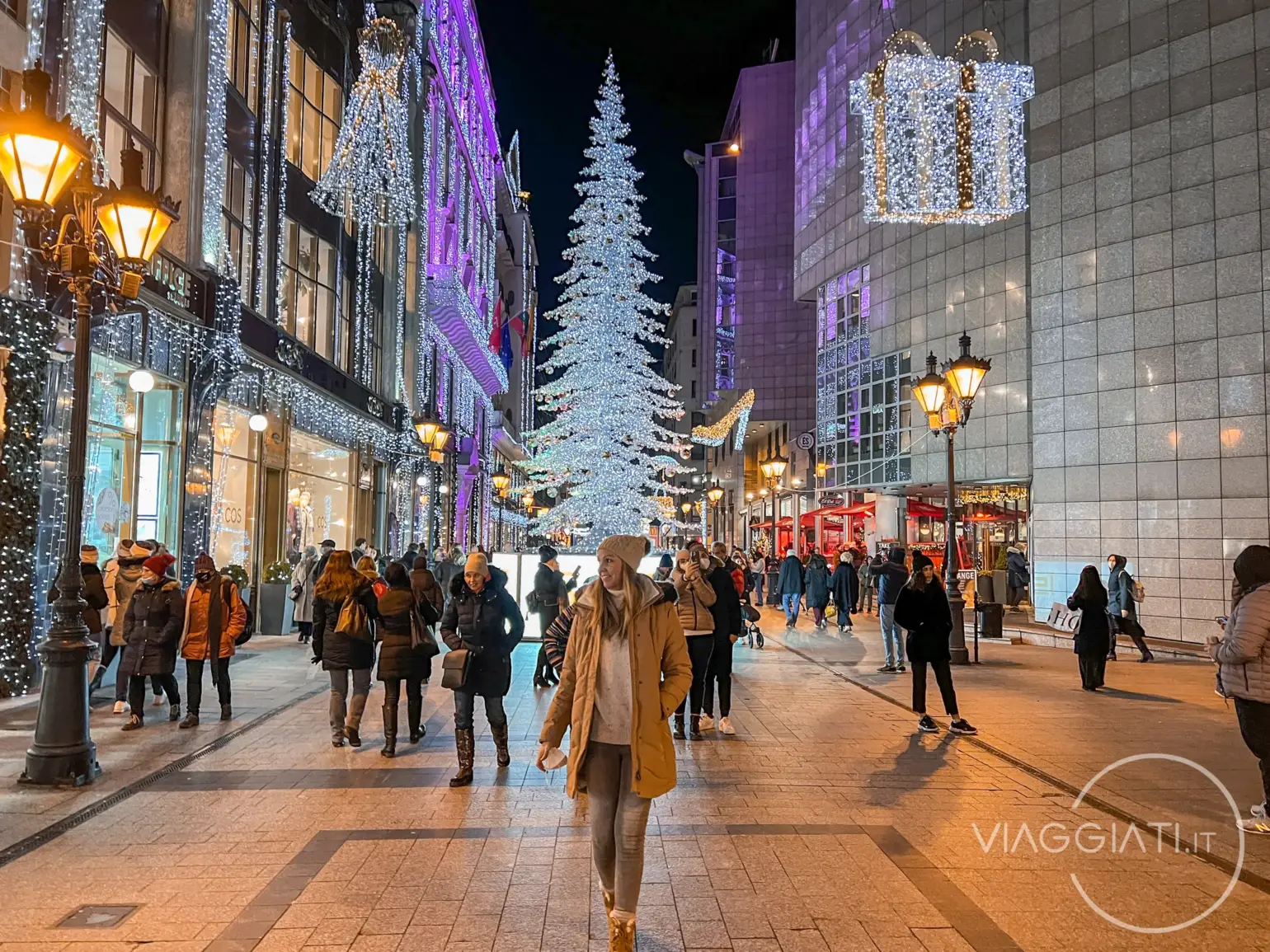 Fashion Street - Budapest a Natale