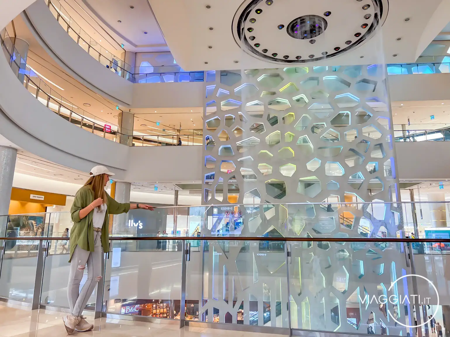 Fontana musicale coperta nel centro commerciale Lotte Gwangbok Store