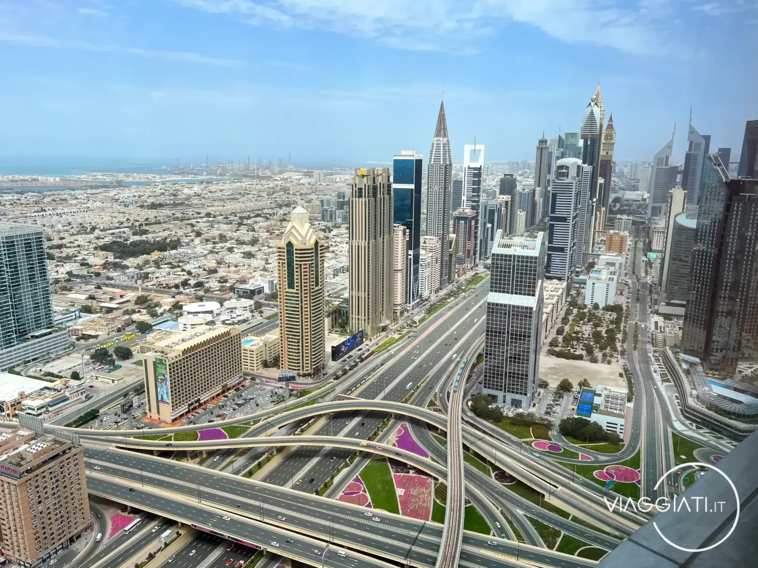 Noleggiare un'auto per 3 giorni a Dubai