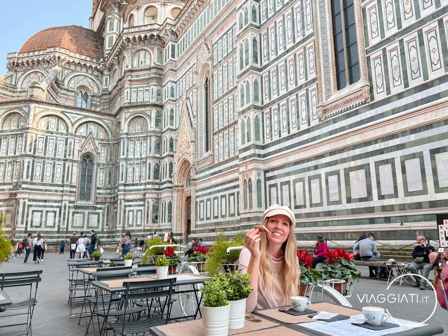 Cappuccino accanto al Duomo di Firenze
