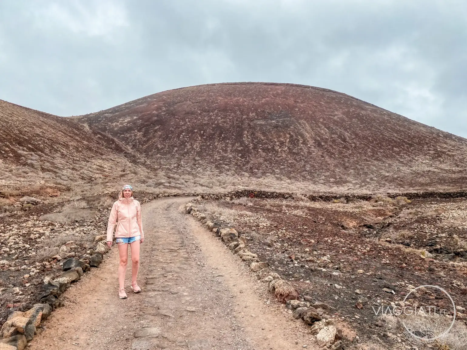 Sentiero verso il vulcano Calderón Hondo