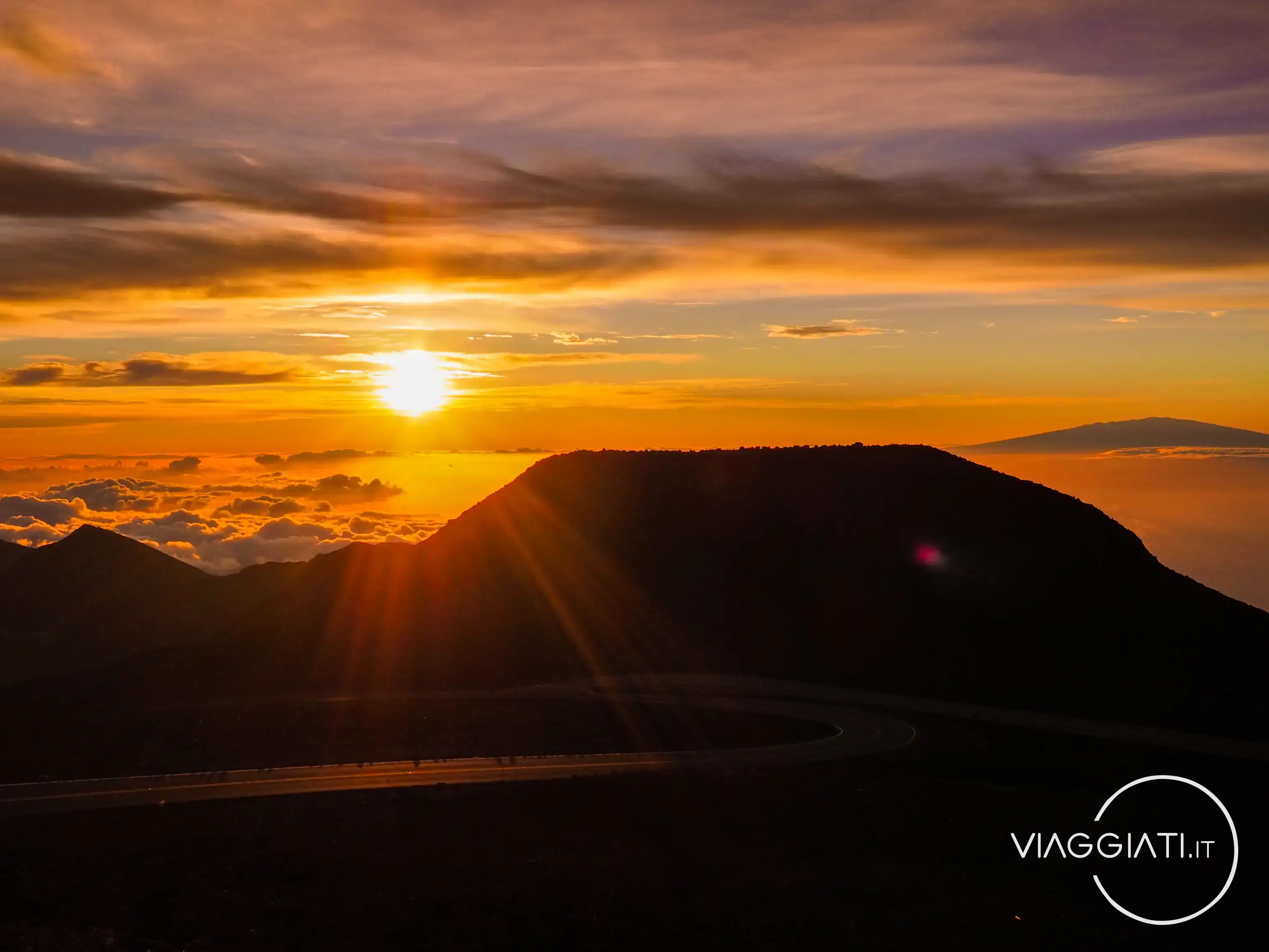 Alba sul vulcano Haleakalā a Maui