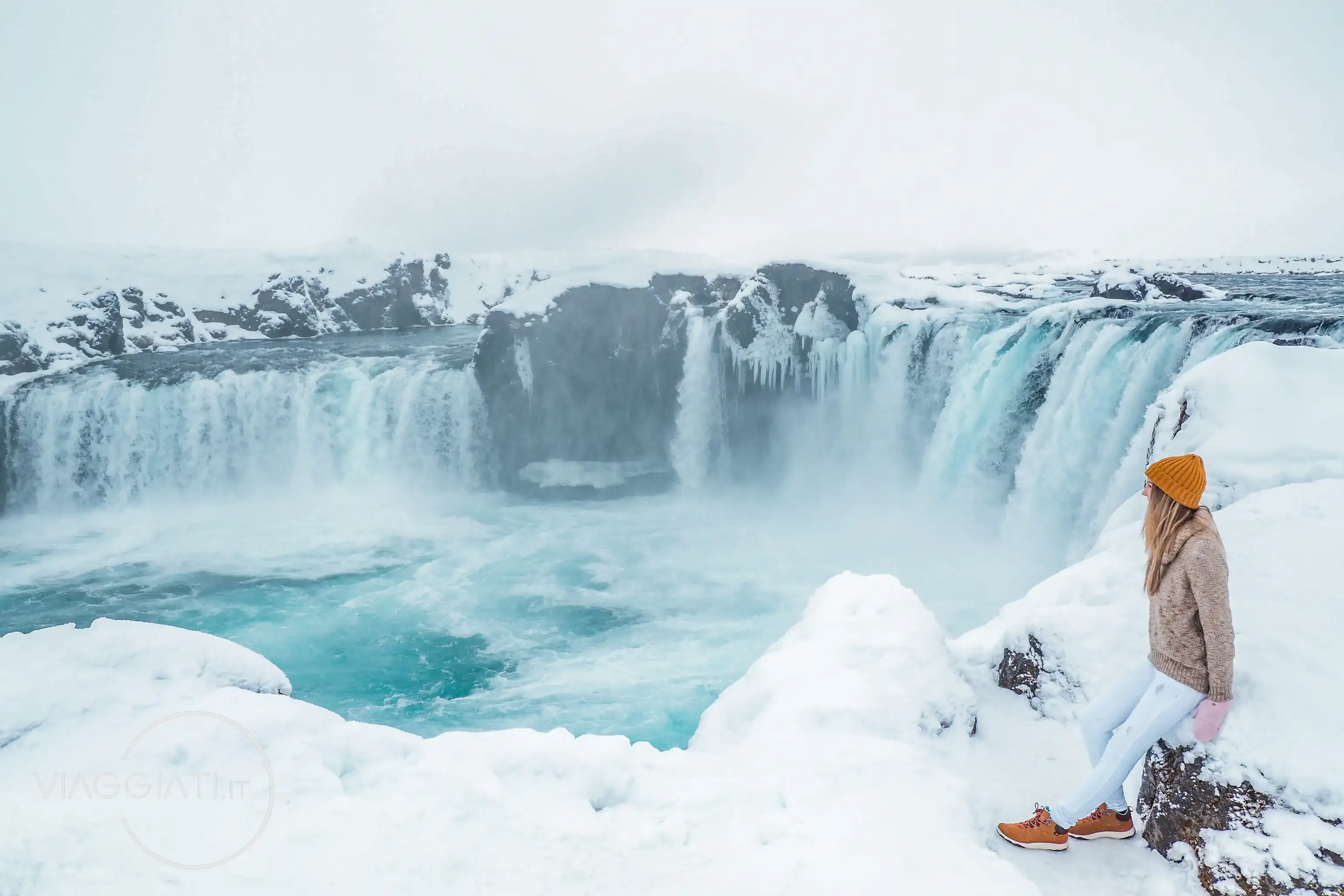 Cascata Goðafoss durante il nostro viaggio in Islanda in inverno