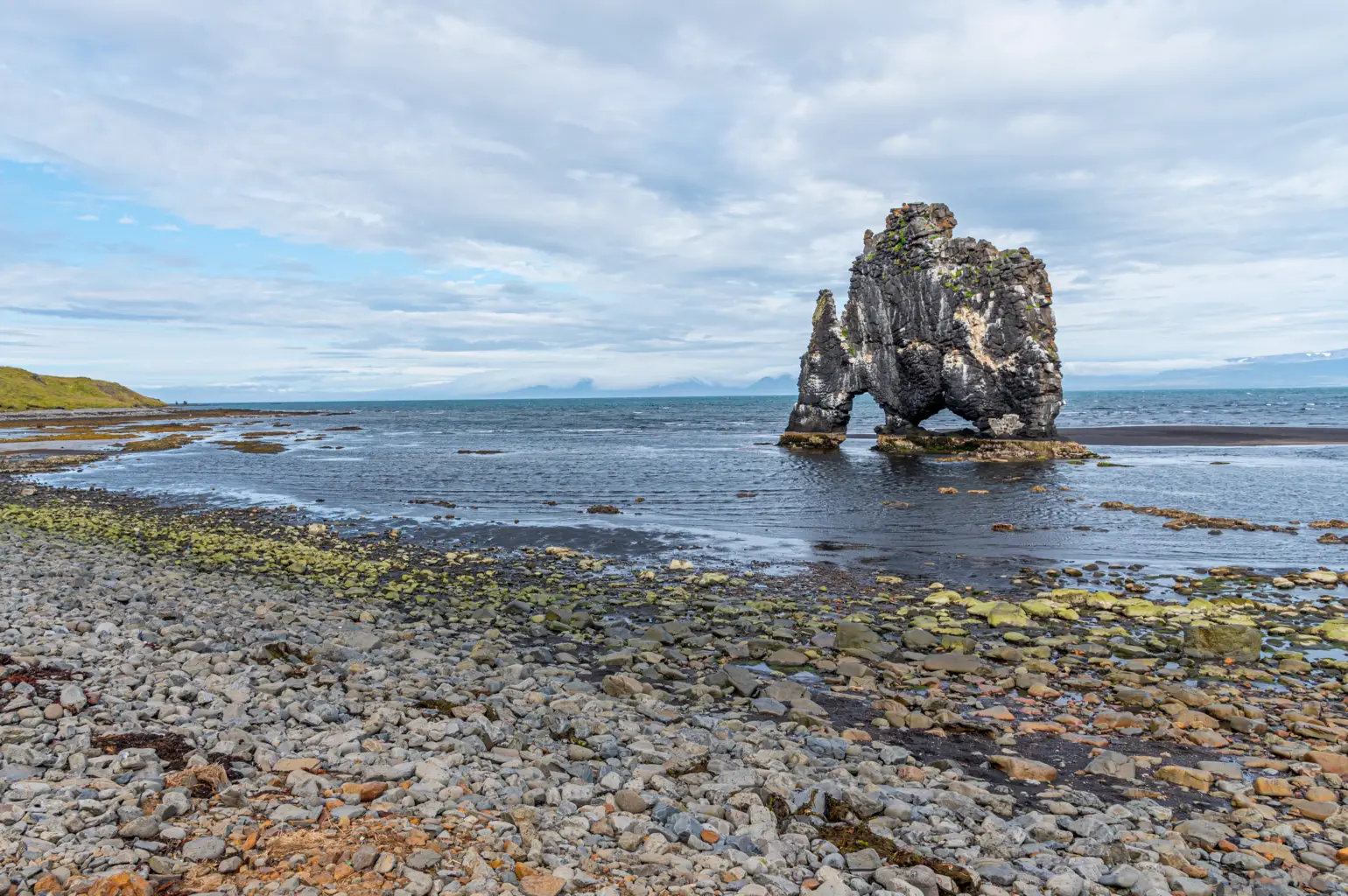 Faraglione di basalto Hvítserkur