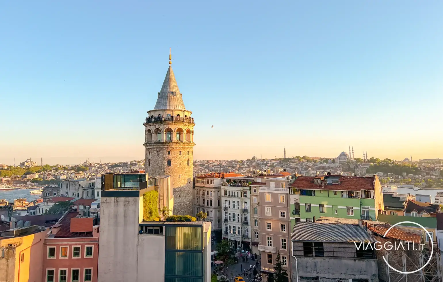 Torre di Galata dalla terrazza del Barnathan