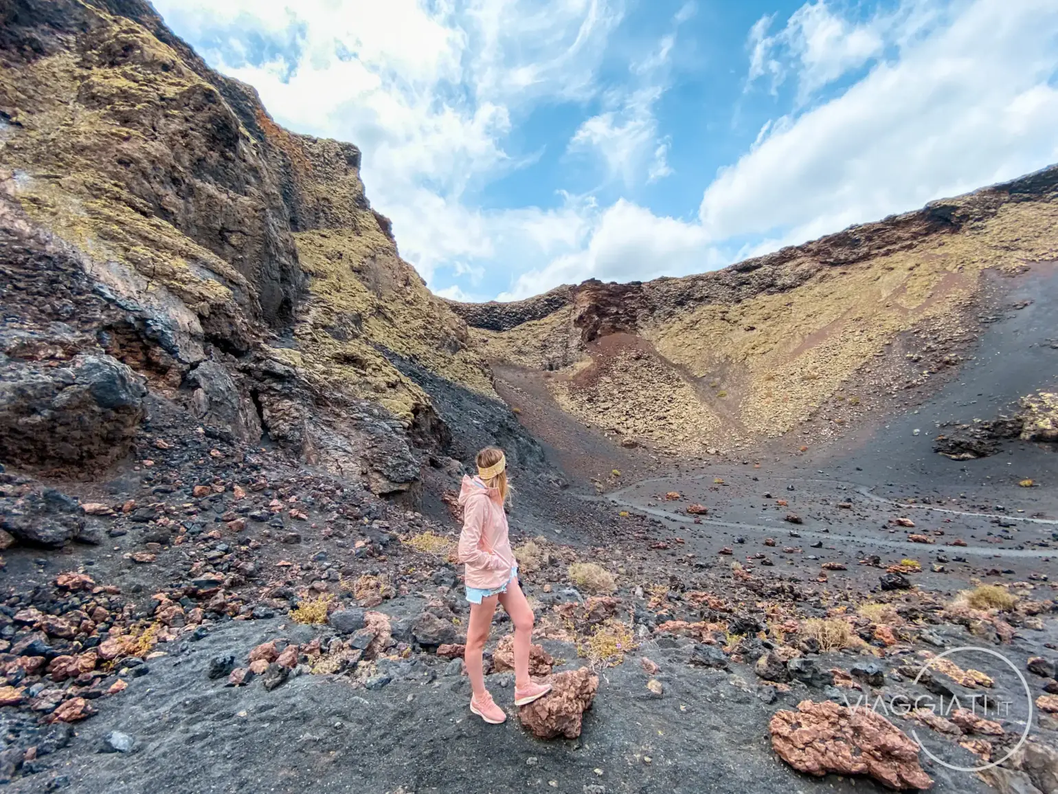 Trekking fino al vulcano El Cuervo, uno dei luoghi imperdibili da vedere a Lanzarote