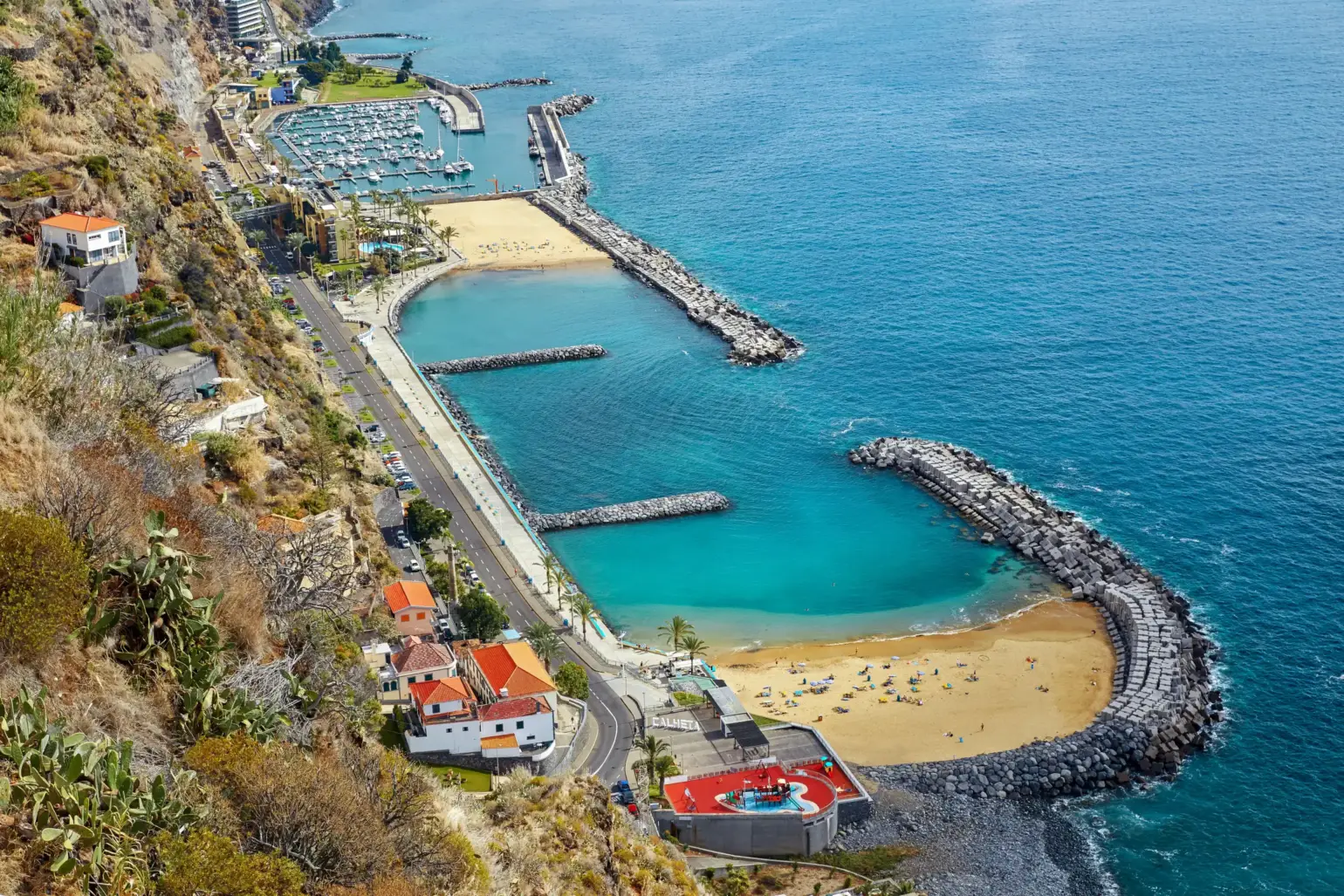 Praia da Calheta, ideale per godersi il mare
