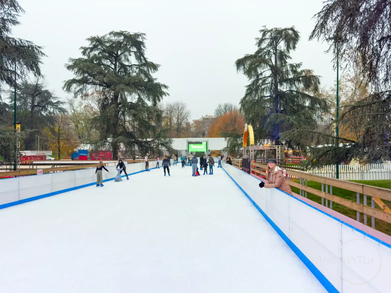 Pista di pattinaggio al Milano Christmas Village