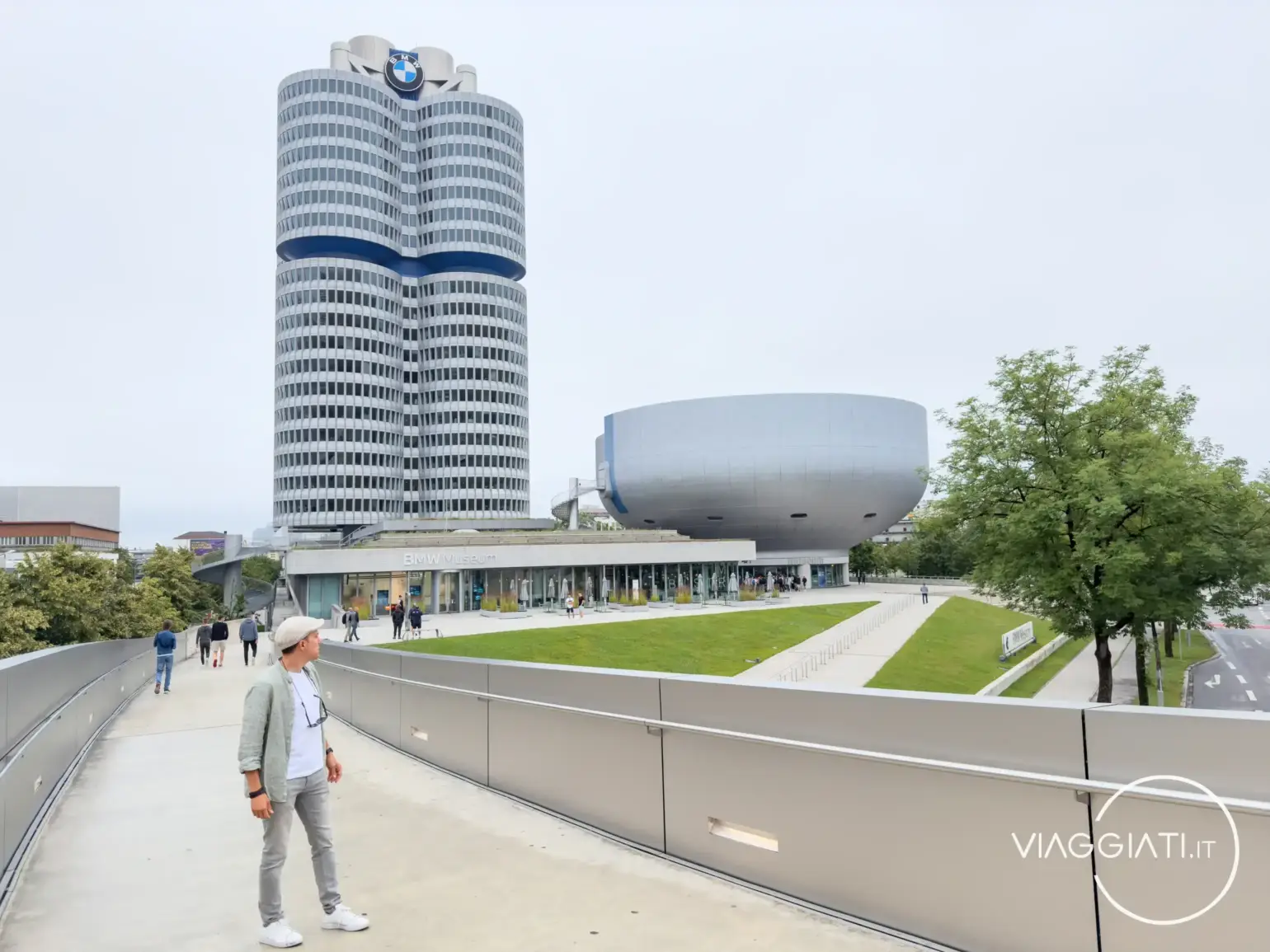 Museo BMW sullo sfondo | Monaco di Baviera