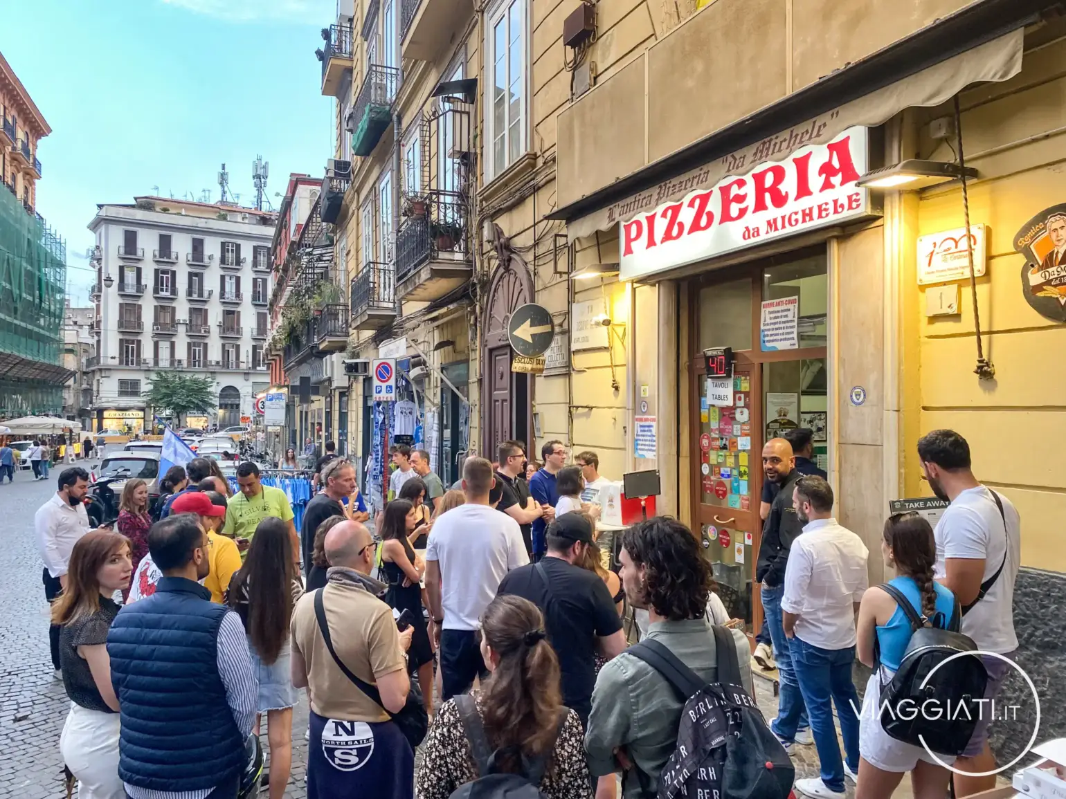 Pizzeria Da Michele nel centro di Napoli
