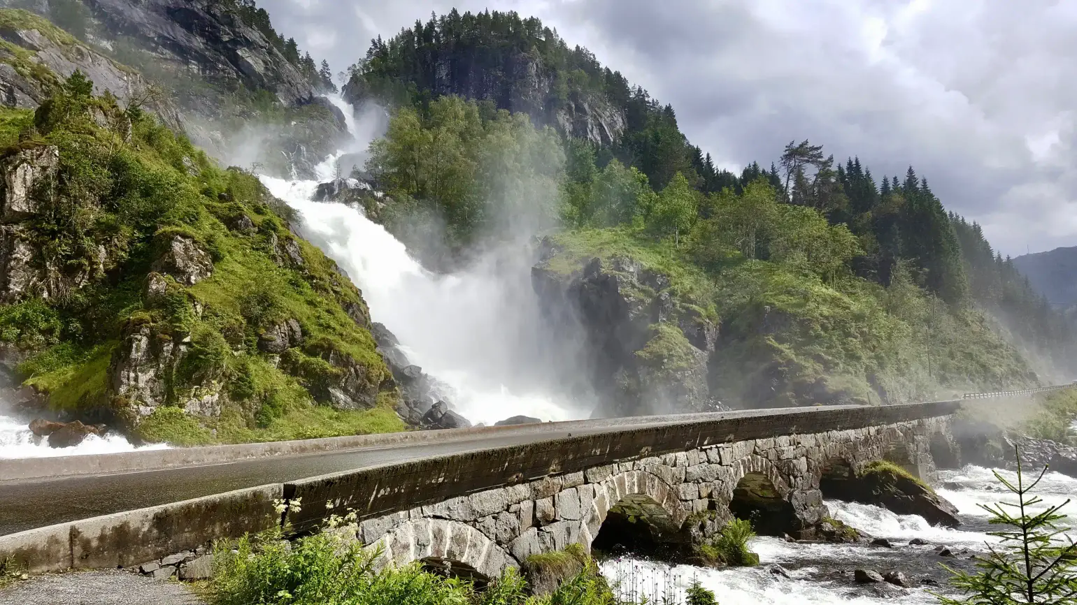 Cascata Låtefossen | Cosa vedere in Norvegia