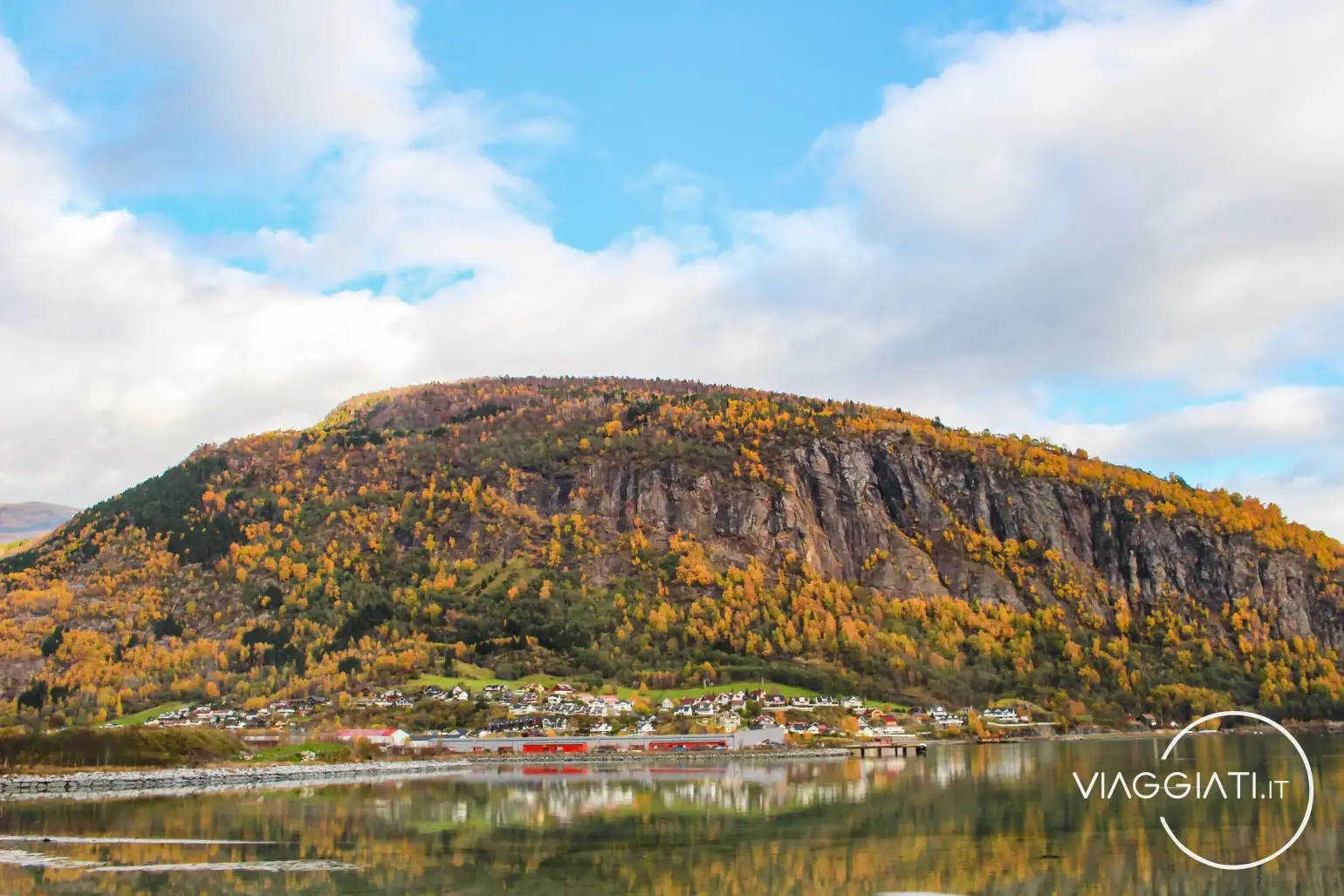 Panorama dal traghetto in Norvegia