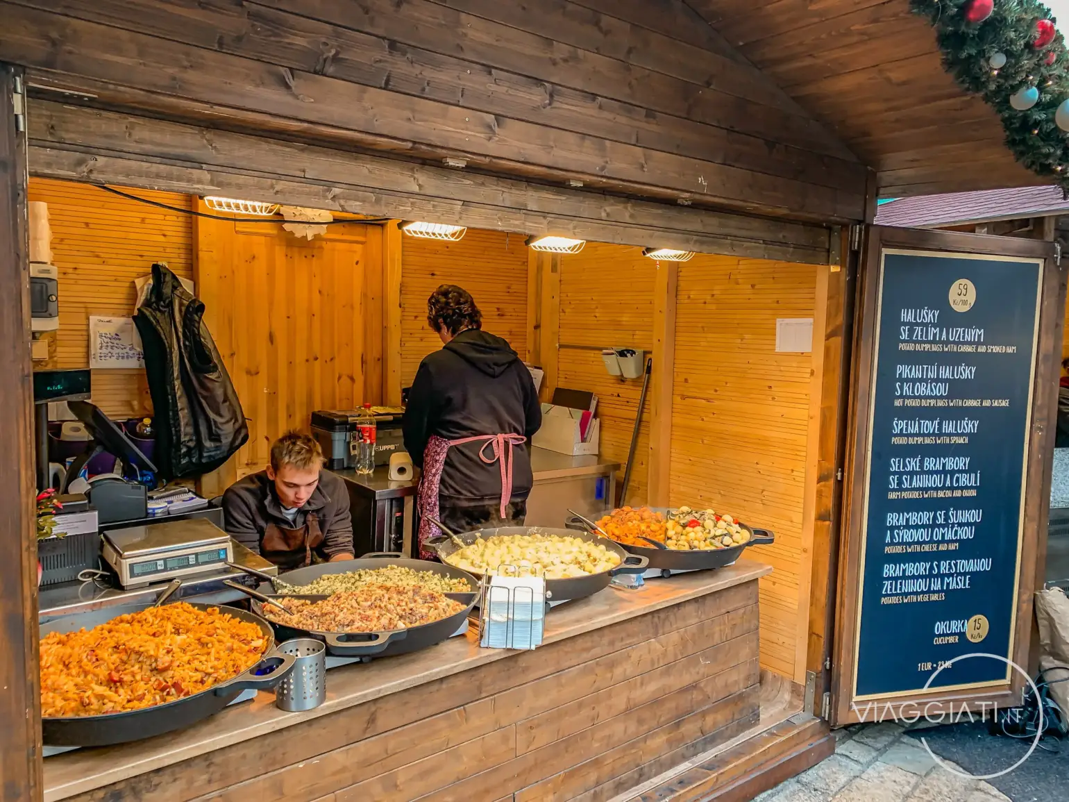 Cibo nei mercatini di Natale di Praga