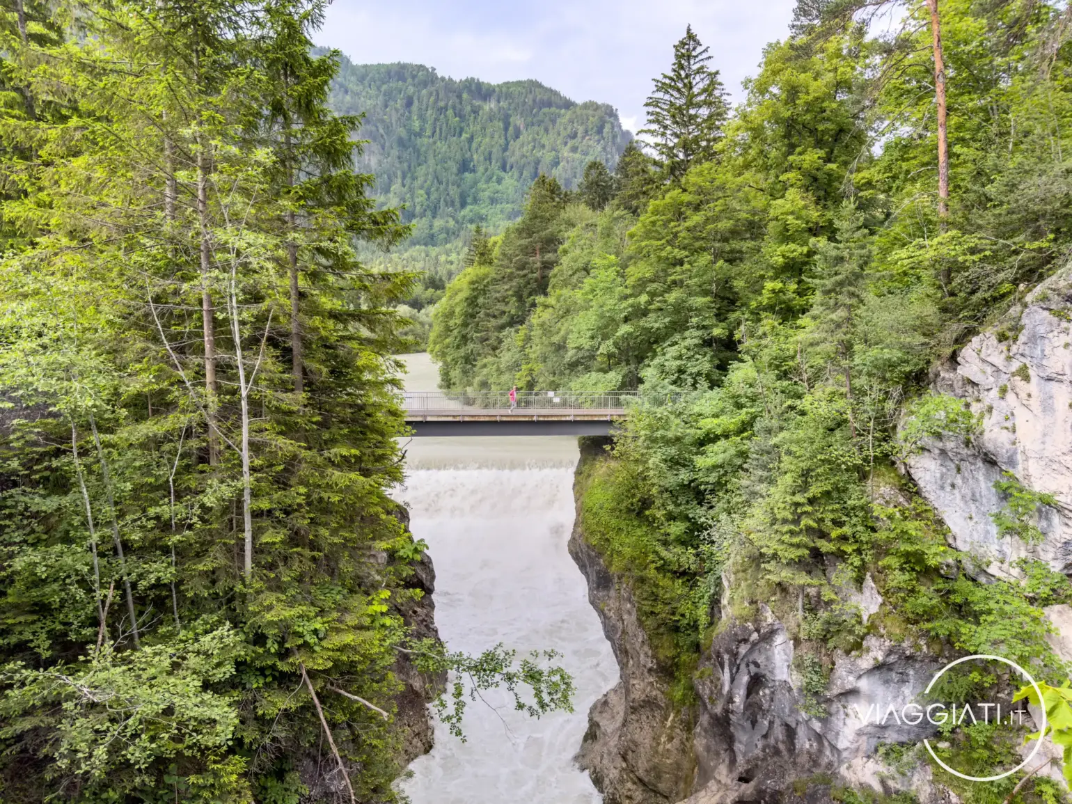 Cascata Lechfall e il suo ponte sospeso | Strada Romantica in Germania
