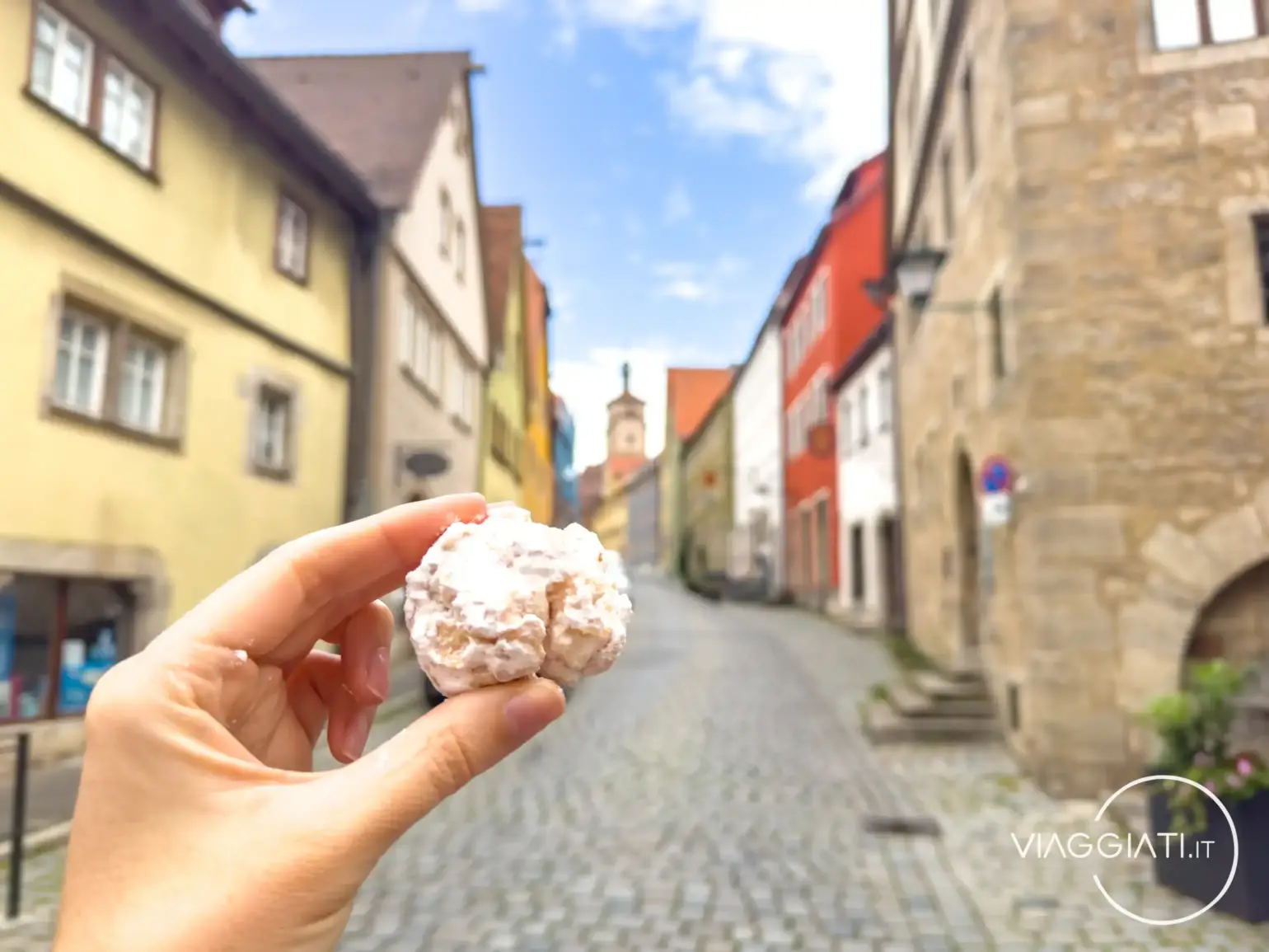 Schneeballen o palla di neve, il dolce tipico della zona